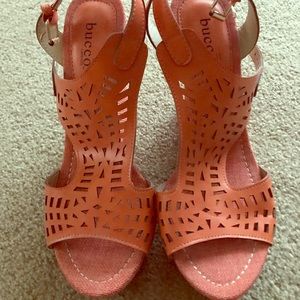 NWOT Bucco wedge sandal